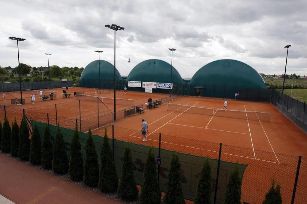 Hotel Restauracja Tenis Kortowo Posen Exterior foto